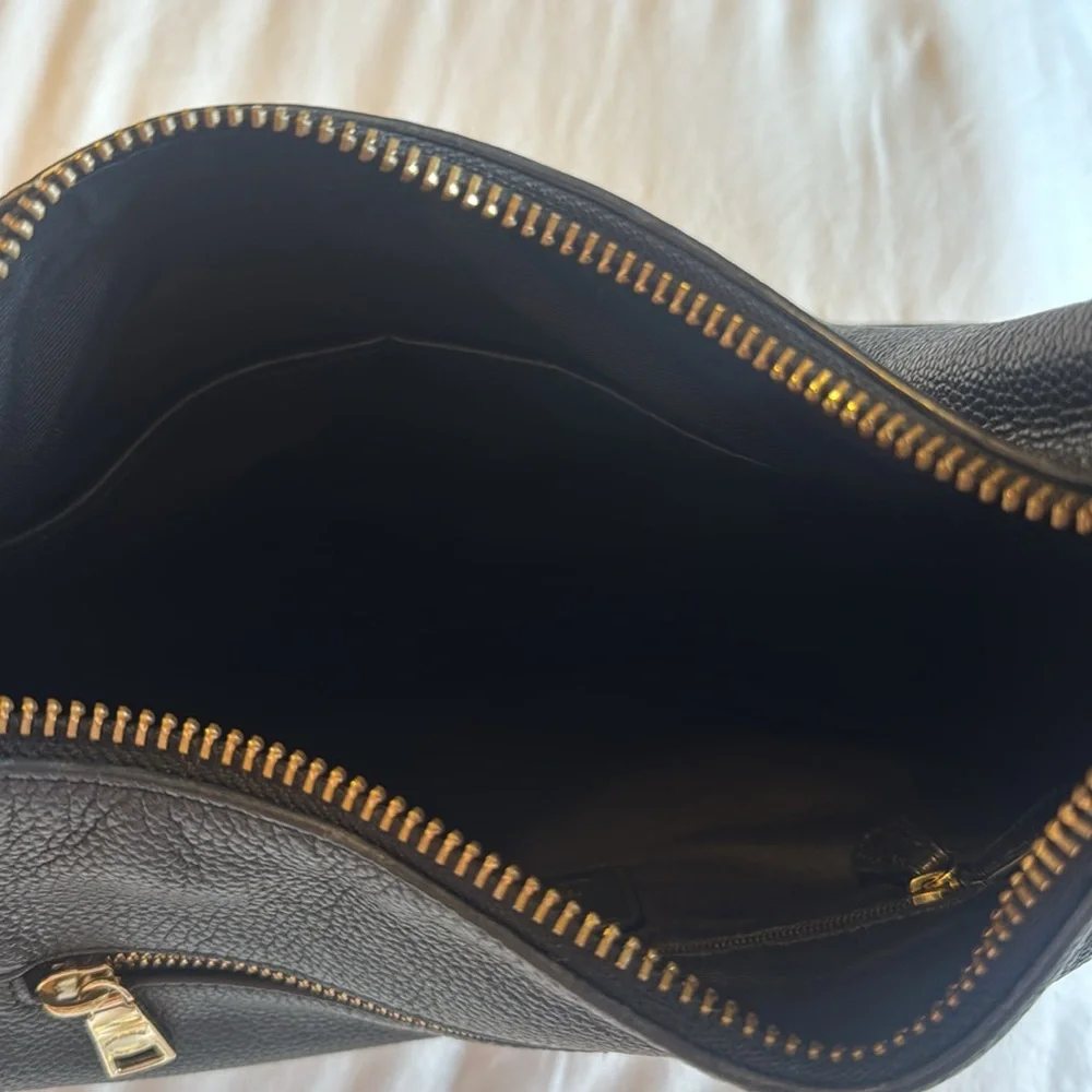 Black Leather Coach Shoulder Bag - Picture 6 of 7